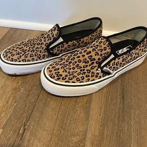 Cheetah Van Size 10